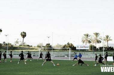 El Málaga se entrena pensando en el CD Mirandés