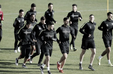 El Málaga entrenó con Cop y sin Amrabat