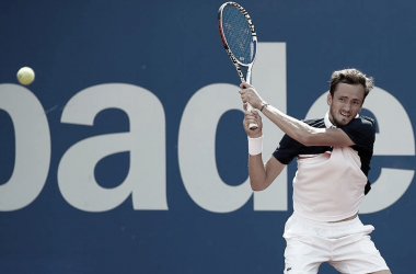 Medvedev supera Jarry e vai às semifinais em Barcelona
