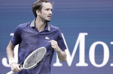 Medvedev domina Auger-Aliassime e é o primeiro finalista do US Open 2021