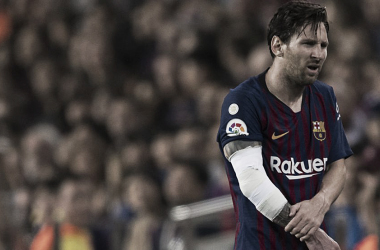 Exame confirma lesão e Messi desfalca Barcelona por três semanas