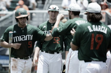 College World Series: Arizona looks to upset &#035;3 Miami in opening game