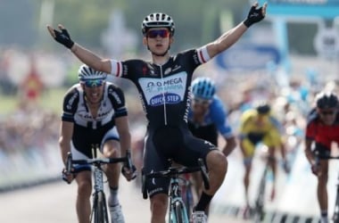 Tour of Britain Stage 4: Kwiatkowski takes overall lead