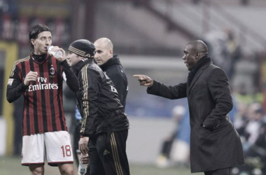 Balotelli alegra el estreno de Seedorf