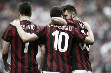 El Milan a la Europa League por la puerta grande
