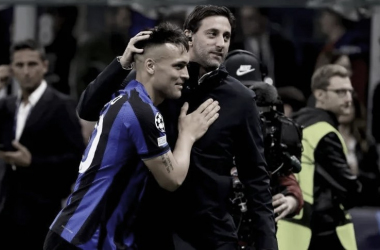 SIGUIENDO LOS PASOS. Lautaro Martínez(izquierda) quiere superar lo realizado por Diego Milito en el Inter. Foto: Web