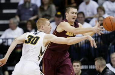 Gophers Slide By Hawkeyes For Needed Conference Win