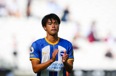 Kaoru Mitoma claps the Brighton fans [Getty Images]