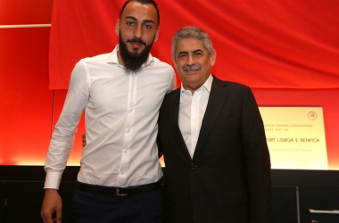 Mitroglou, un &#039;águila&#039; más hasta 2020