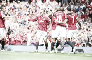 Manchester United 1-0 Tottenham Hotspur: Walker own goal gifts Red Devils opening win