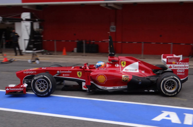 Alonso, primero en una sesión marcada por la lluvia