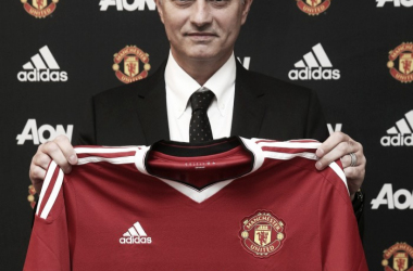 El Manchester United oficializa el fichaje de Jose Mourinho