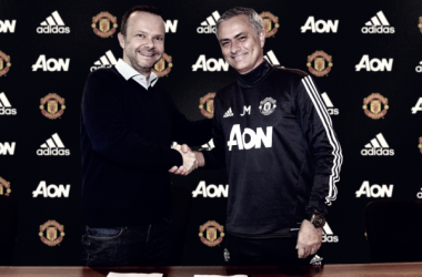 José Mourinho renueva con el Manchester United