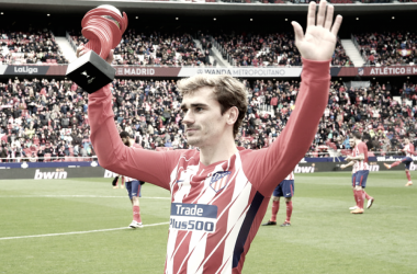 Griezmann y afición, a una