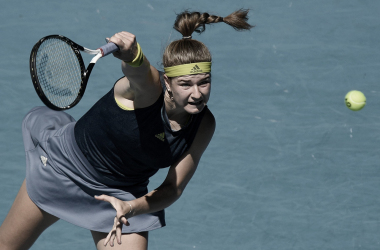 Muchova saca del camino a Barty, la número uno mundial