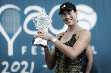 Muguruza se resarce del primer set y se impone ante Jabeur
en Chicago