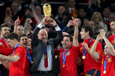 Vicente del Bosque seguirá en la selección hasta 2016