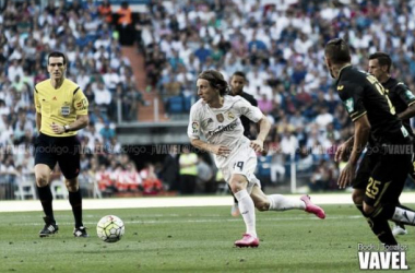 Com Bale e Benzema inspirados, Real Madrid passa fácil pelo Espanyol em Barcelona