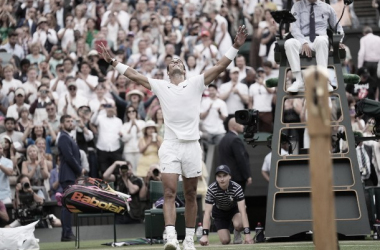 Rafa Nadal celebrando su épico triunfo ante Taylor Fritz. / Fuente: Twitter @Wimbledon