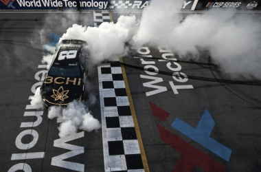 Festejo de Kyle Busch / Foto: NASCAR Website