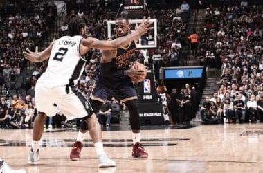 Resumen NBA: los Spurs acaban con los Cavs y dan el liderato del Este a los Celtics