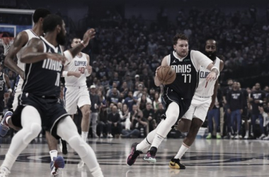 Los Clippers cierran una victoria agónica ante un inspirado Irving