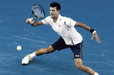 Australian Open 2016: Djokovic struggles past Simon