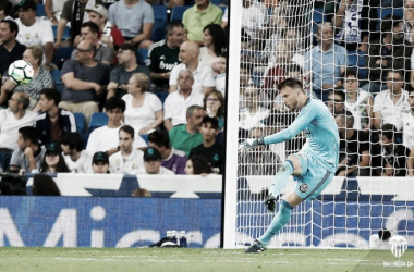 Neto consiguió salvar un punto en el Bernabéu