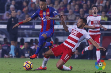 Un digno paso del Granada CF sin recompensa en el Camp Nou