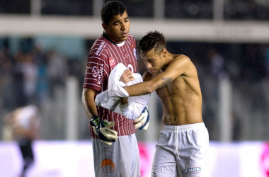 Goleiro do Joinville conversa com Neymar e diz: "Não vai ficar"