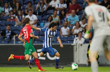 Soberano em campo, Porto vence Marítimo na estreia em casa