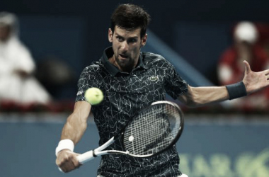 Djokovic inclina a un combativo Fucsovics en Doha