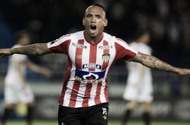 Junior sufrió, pero pegó primero ante Colón en la Sudamericana