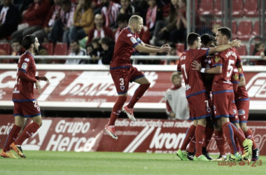 Pablo Valcarce impulsa al Numancia en una lección de fútbol