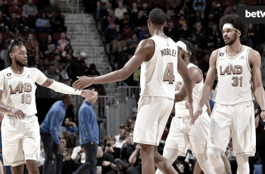 Highlights: Cleveland Cavaliers 104-100 Miami Heat in NBA