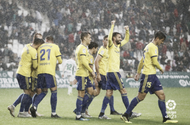 El Cádiz encuentra la victoria en un partido sufrido y aguado en Córdoba