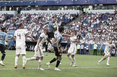 Russia 2018 - L'Uruguay mostra i muscoli: Russia battuta e primo posto nel girone A (3-0)