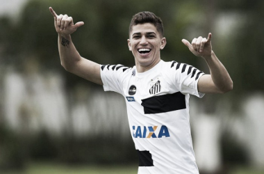 Com volta de Vitor Bueno, Jair relaciona Santos com 23 jogadores para pegar a Ferroviária