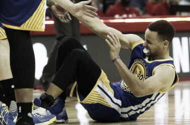 Stephen Curry out for at least two weeks with Grade One MCL sprain