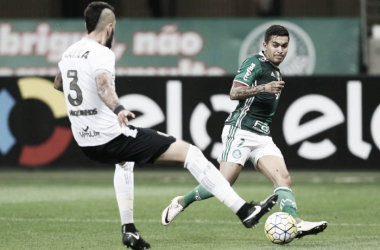 Figueirense recebe líder Palmeiras lutando para se afastar do temido Z-4