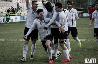 Fotos e imágenes del Burgos CF 2-0 SD Compostela, jornada 20 de la Segunda División B Grupo I