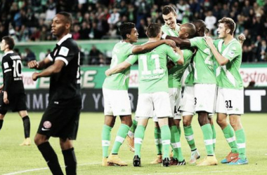 El Wolfsburgo hizo de Atleti para acabar con la imbatibilidad del Mainz
