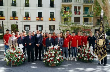 El Granada CF lleva su tradicional ofrenda floral a la Virgen de las Angustias