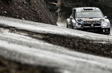 WRC - Rally Monte Carlo, day 2: Loeb stacca una ruota, Ogier leader