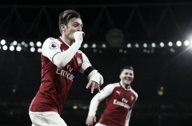 Arsenal, Ozil rinnoverà