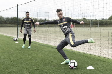 Özil: “Definitivamente, mi prioridad es quedarme”