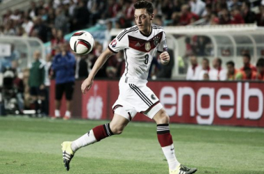 Do Germany utilise Mesut Ozil differently to Arsenal?