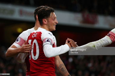 As it happened: Ozil masterclass inspires Arsenal to tenth consecutive win