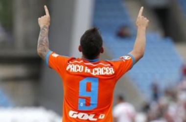 Liga: Paco Alcacer regala la Champions al Valencia