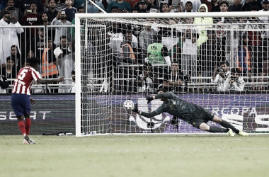 Los guantes de Courtois se imponen a los de Oblak